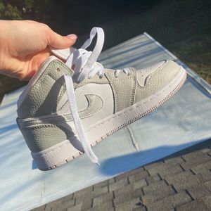 AUTHENTIC camo Air Jordan 1’s size 6